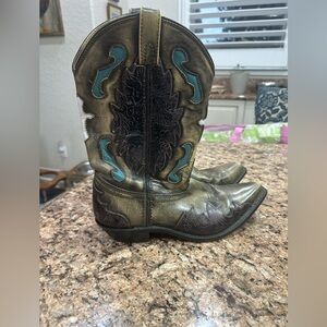 Cowboy boots size 9